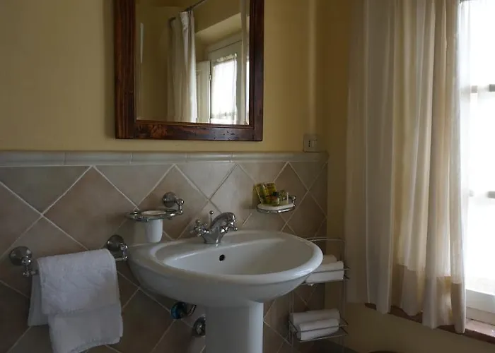 Granaio Borgo Di Colleoli Pisa